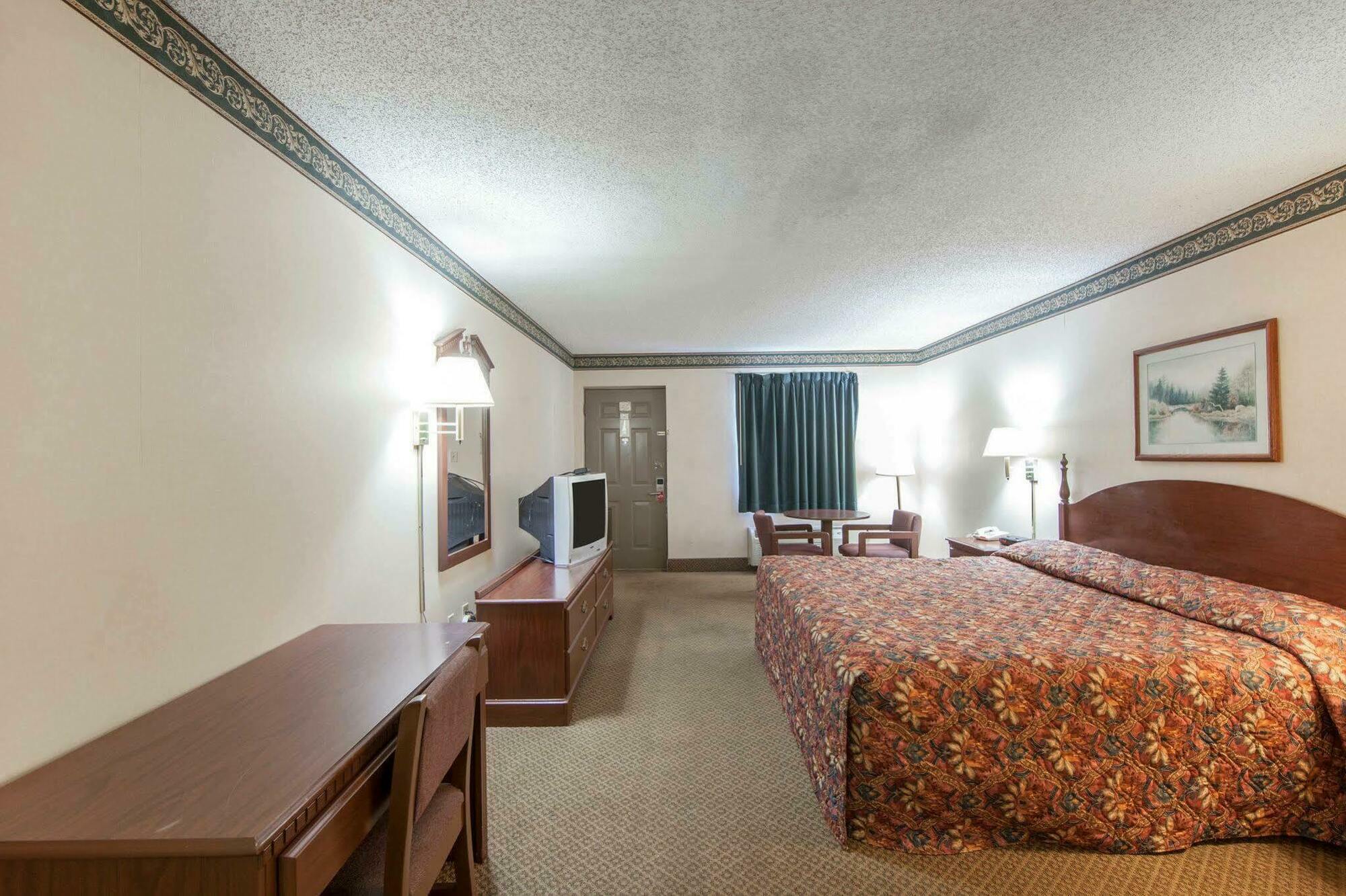 Econo Lodge Inn & Suites East Ноксвилл Экстерьер фото