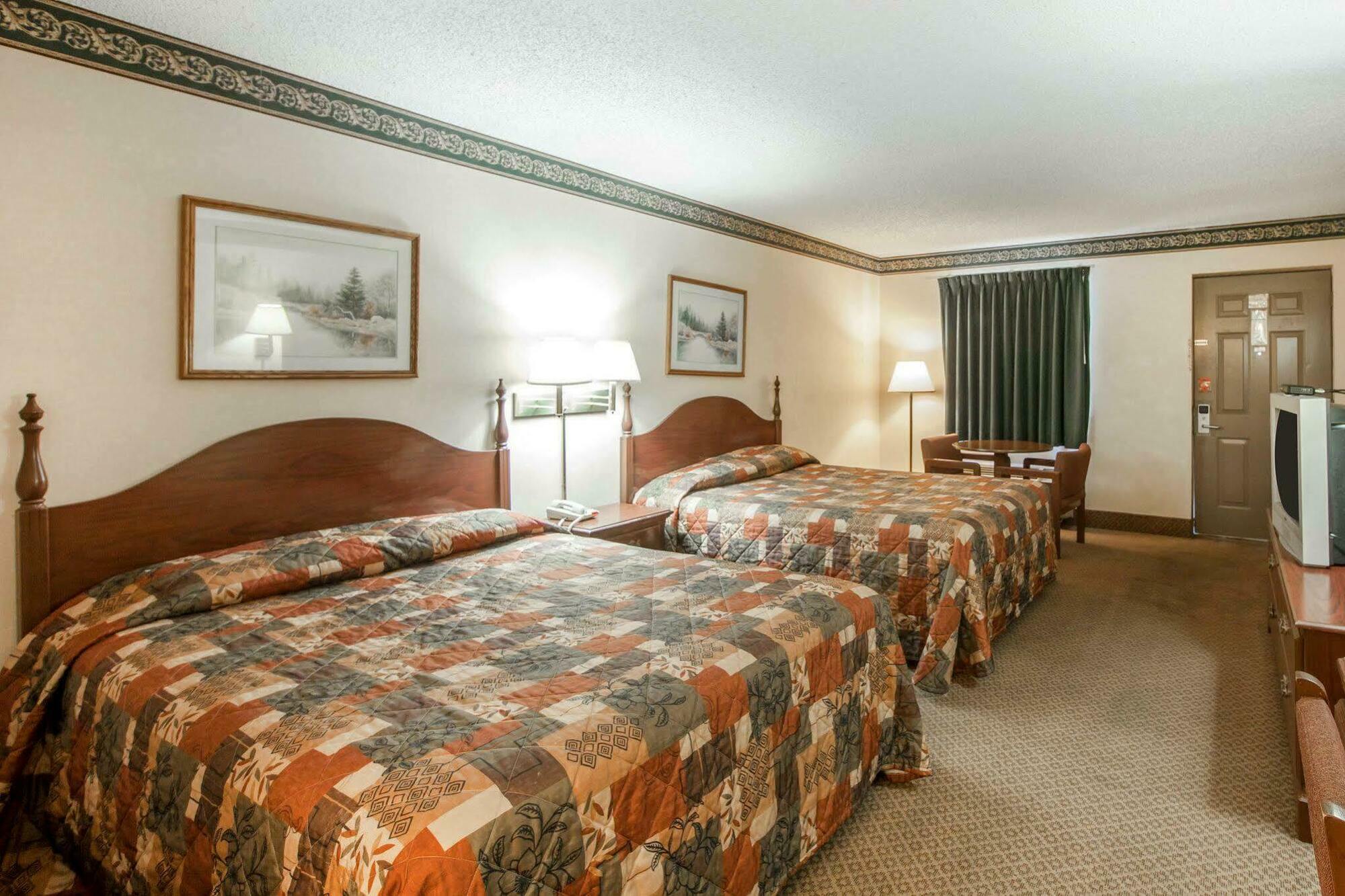 Econo Lodge Inn & Suites East Ноксвилл Экстерьер фото